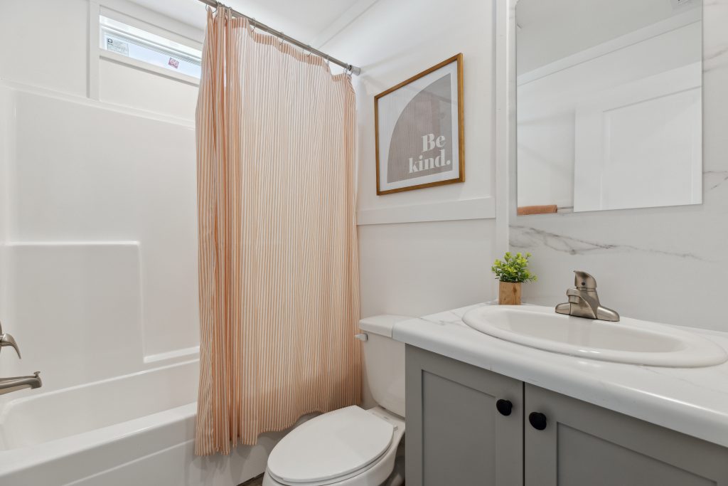 The Echelon - Guest Bath
