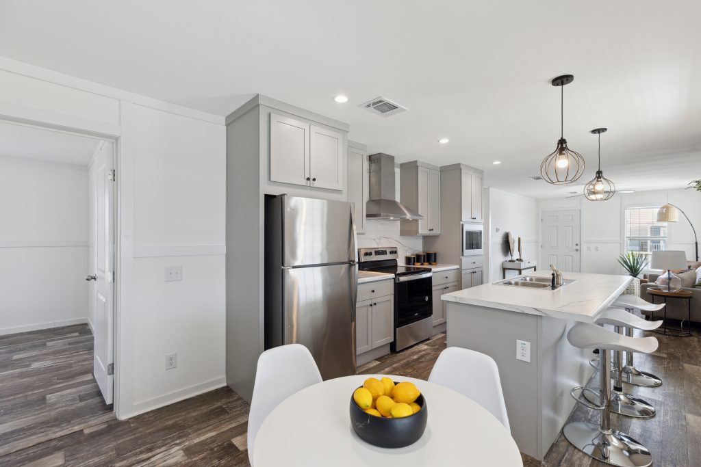 The Echelon - Kitchen/Dining